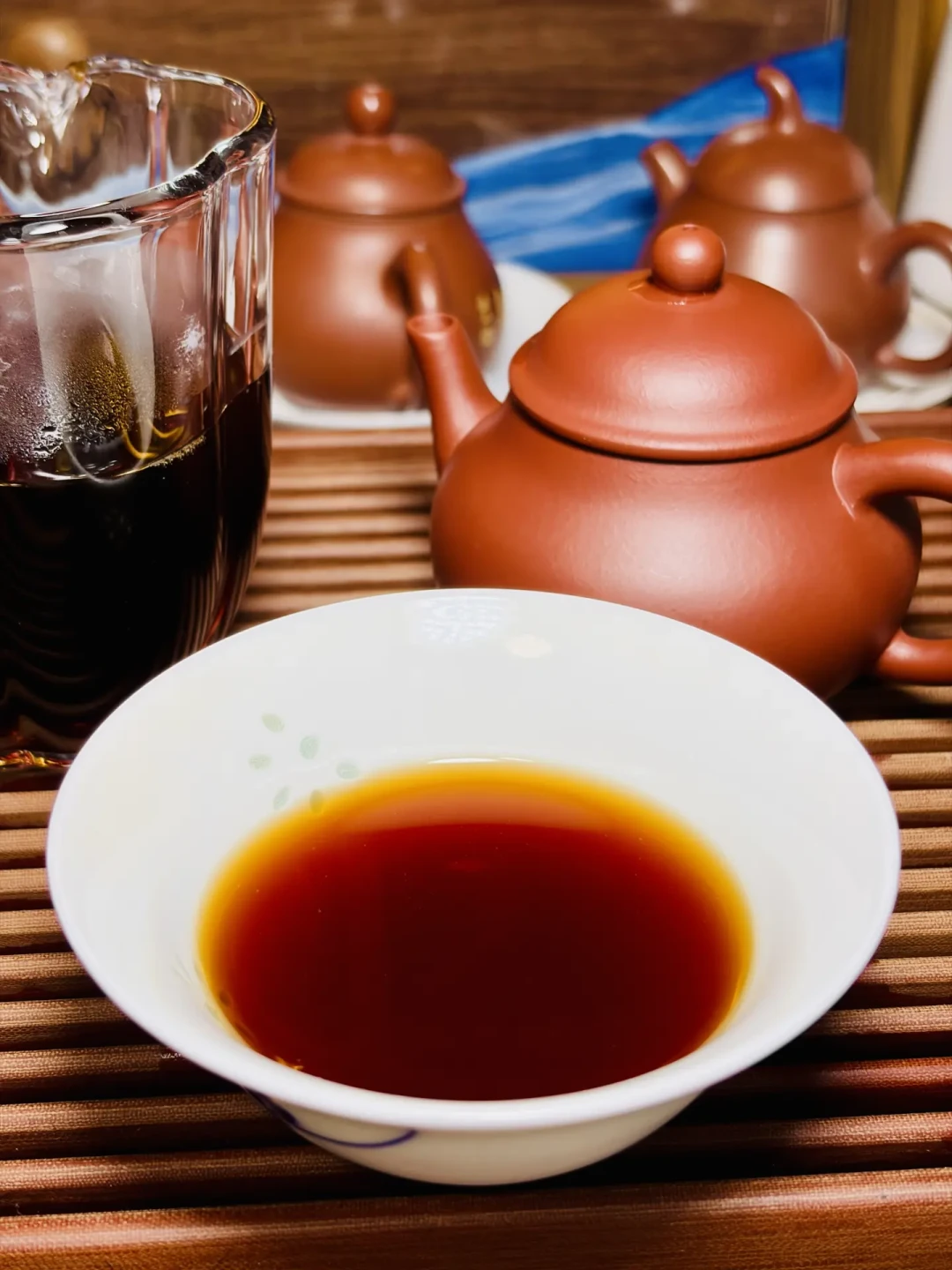 中茶在胖东来的货架上开卖了:我把7张价签摆完,