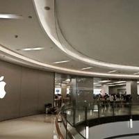 囤230台iPhone想赚大G，反被套13万！告诉你为什么现在别买iPhone 17
