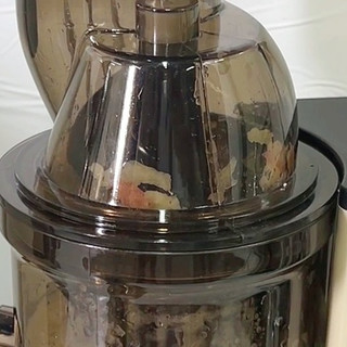 低温锁鲜????不破坏营养！全家喝的健康鲜果汁