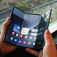 受iPhone Duo刺激！三星第二代三折叠Galaxy Z TriFold 2将提前发布