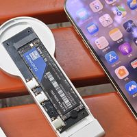 iPhone拍ProRes的神队友来了:三百来块给手机扩容8TB还能充电