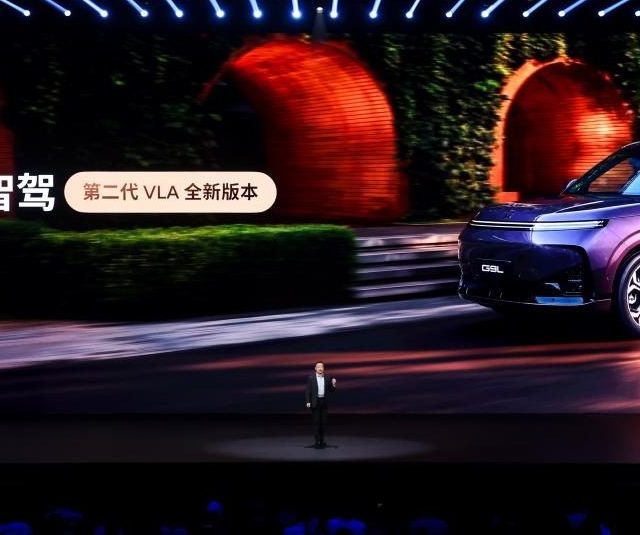 小鹏G9L上市：用A级车的灵活性，造9系旗舰的大五座