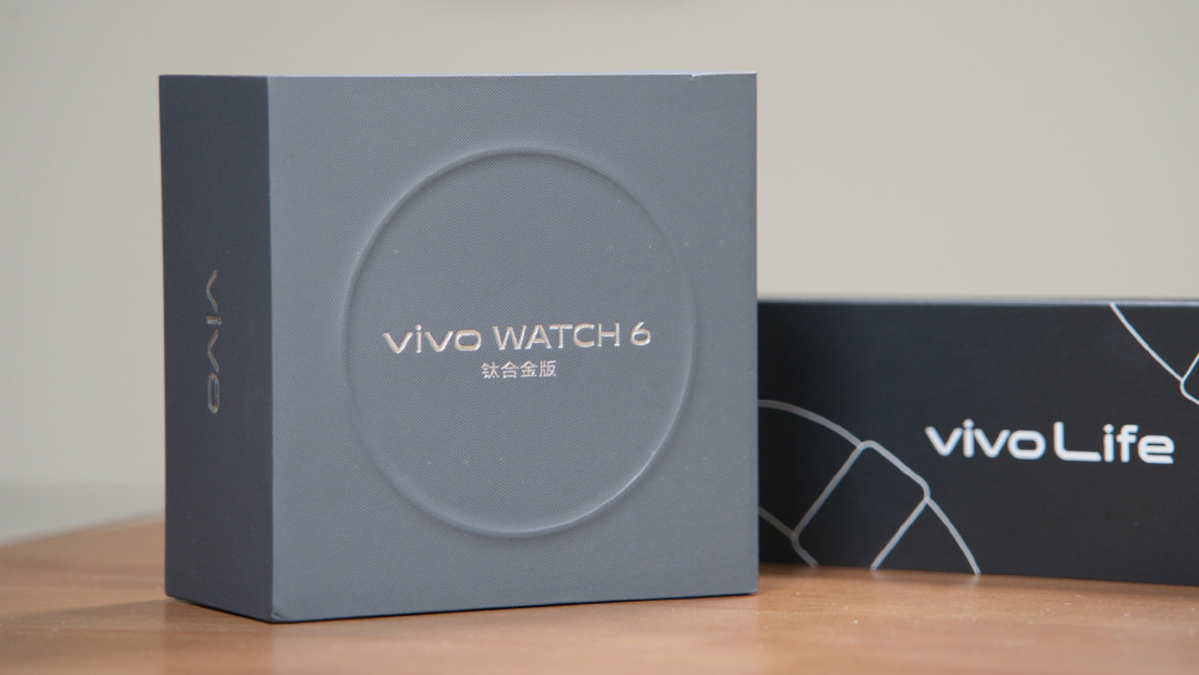 vivo WATCH 6评测解禁、9月21日才揭晓价格：钛合金37g+蓝宝石+10天续航的账先算一半——蓝厂用户、苹果换电党和跑者，谁该等这4天