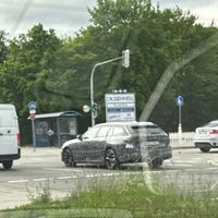 被传“改回上一代”的新5系是AI假想图，明年内饰整体换代才是真的：现款裸车27万5抄底前，先对完这四个数