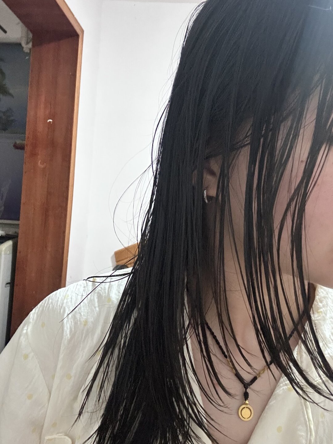 秋天椰子油护发又翻车了一波:扒完8篇帖子和410条评论,答案按发质劈成两半