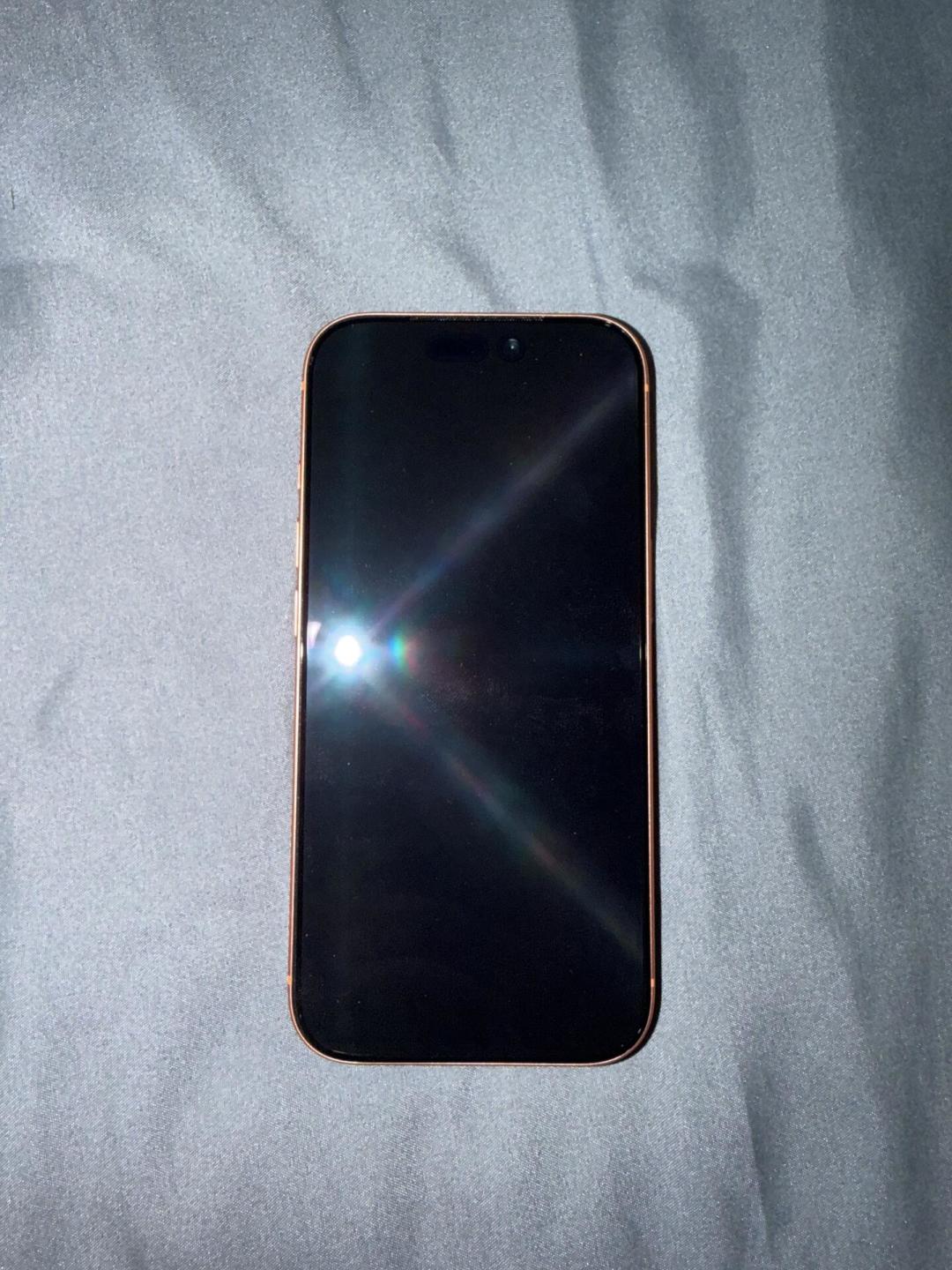 官网涨800、商家囤230台卖一台亏一台:iPhone17价格倒挂开出捡漏窗口——四组价格怎么算、国补15%封顶500怎么吃满,