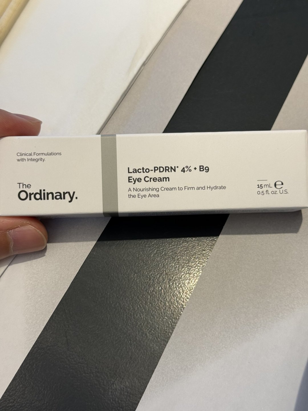 The Ordinary首款眼霜上市了:你感受到的