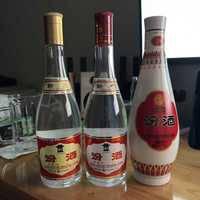 离中秋8天，「夺命53」黄盖玻汾的评论区裂成两半：一拨喊口粮酒天花板、一拨骂苦、酒精味、头疼——版本、批次、渠道、对手四本账我摆齐了