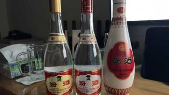 离中秋8天，「夺命53」黄盖玻汾的评论区裂成两半：一拨喊口粮酒天花板、一拨骂苦、酒精味、头疼——版本、批次、渠道、对手四本账我摆齐了