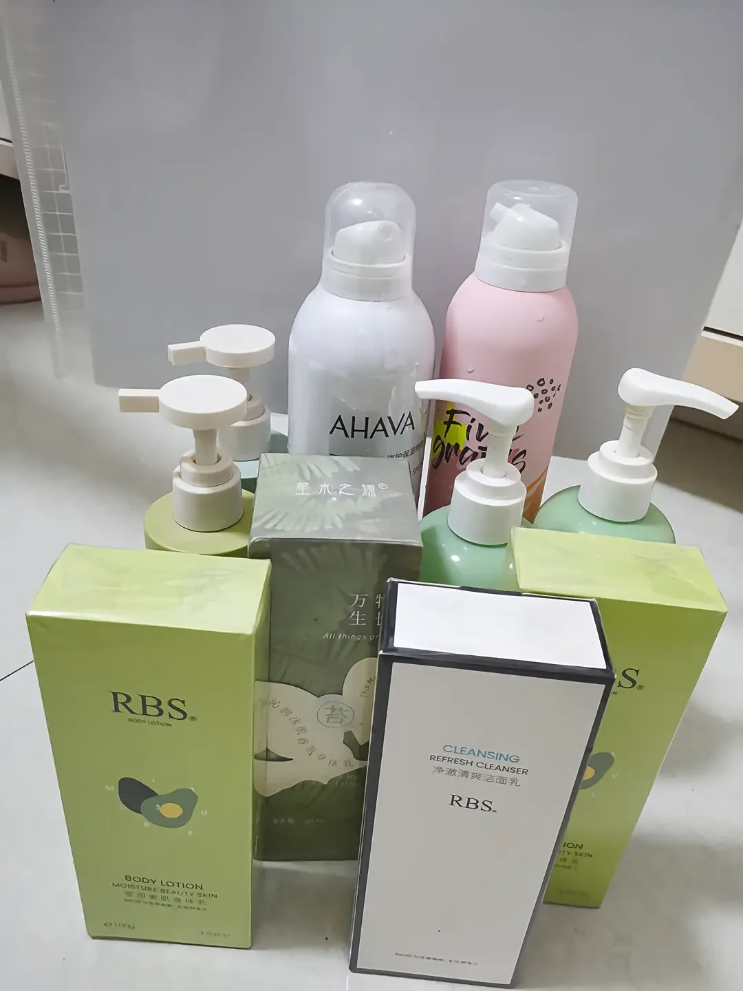 “护肤私教”挤进精简党首页:最新40条全在蹲9.18同一场直播,点赞最高4个、还有一条自己打了#情景演绎——掏咨询费前,先认5个指纹,再自答3个问题