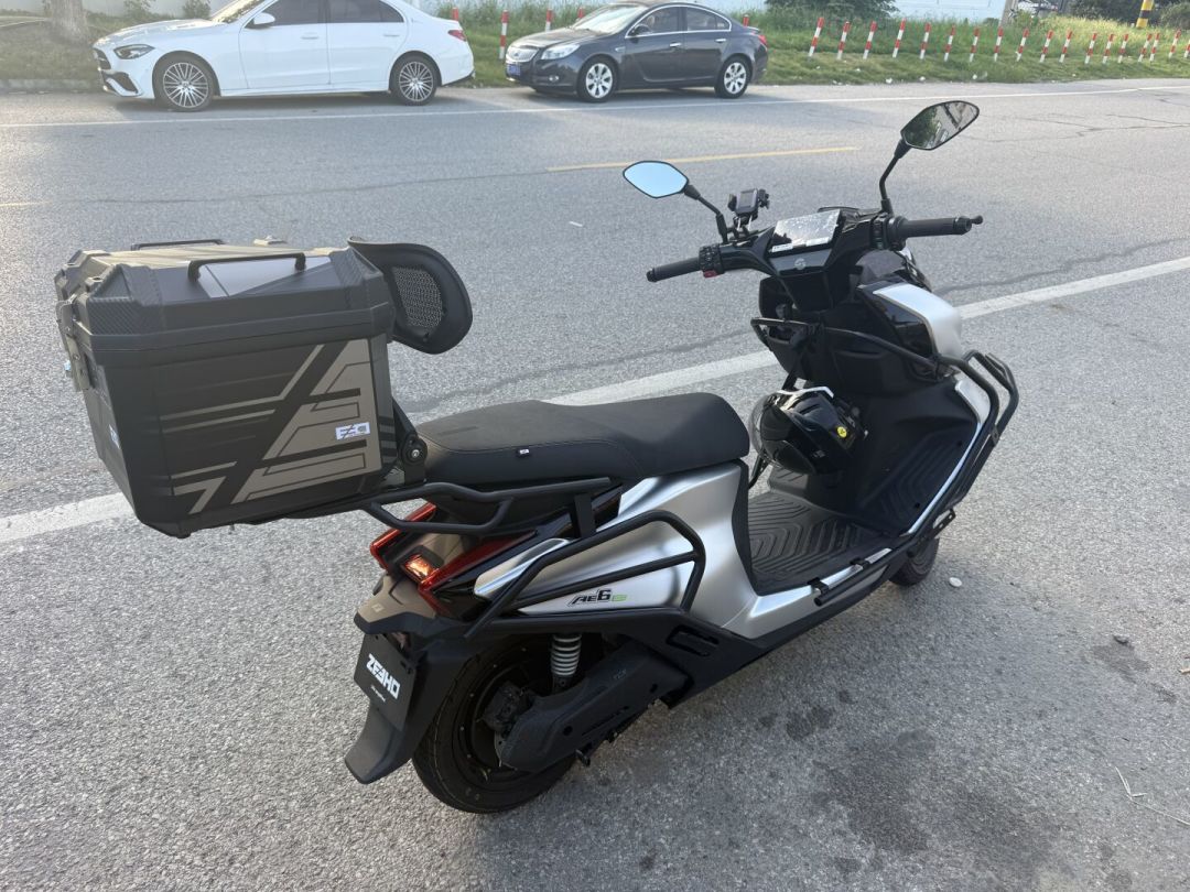 极核AE6 Pro降的900、九号闪骑的8299、小牛的6399空车都只讲了一半: