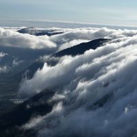 两个月至少8座山被实测"封了"、四种"封山"各是各的账：国庆徒步前，先花10分钟查这3处