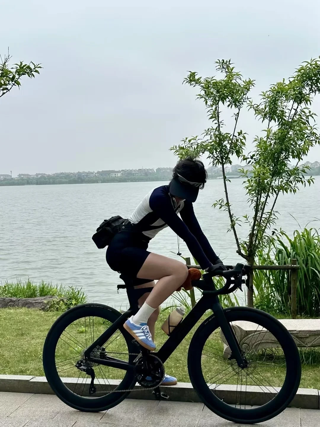 三万买的车两万都卖不掉:公路车