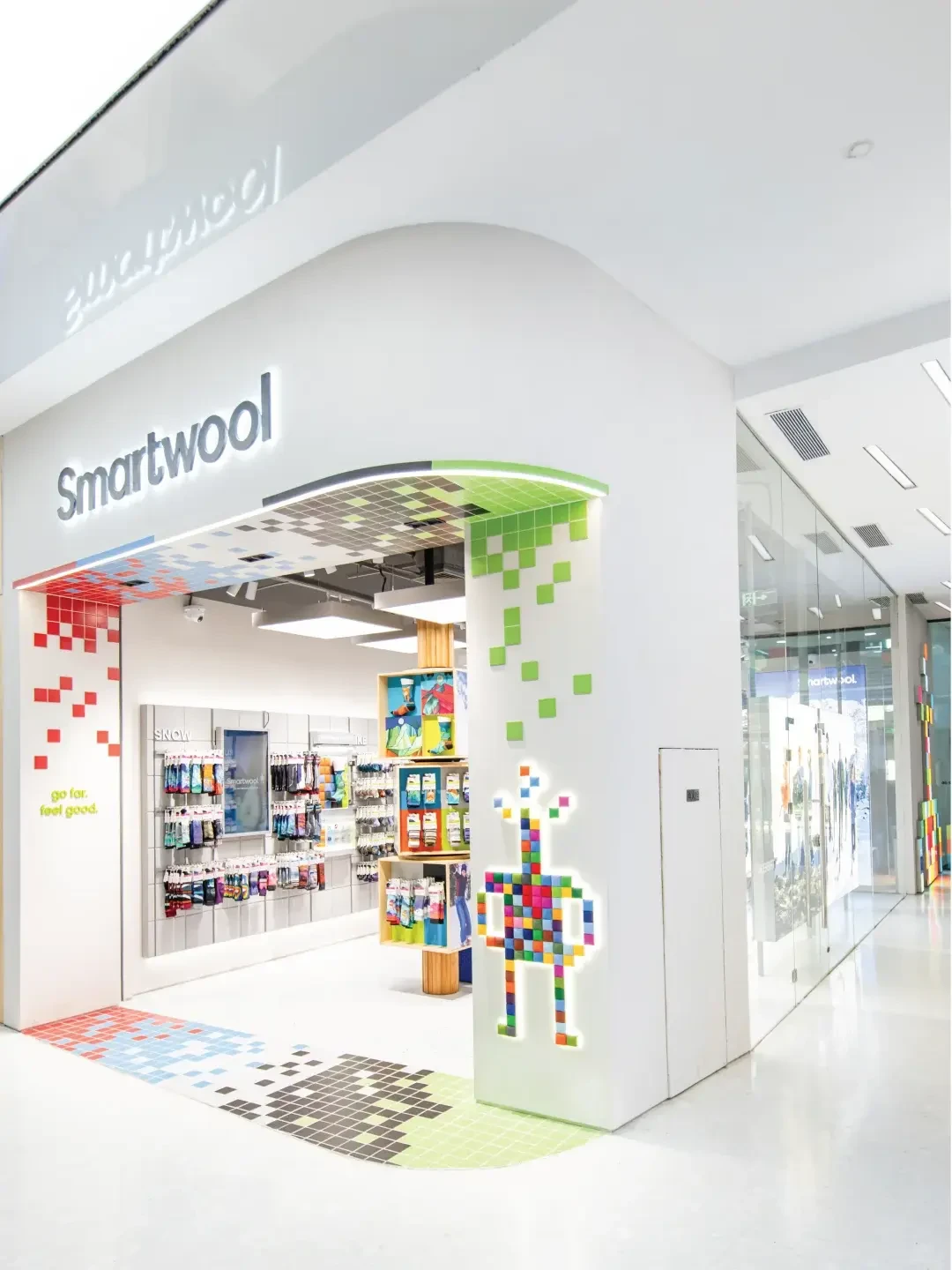 icebreaker和Smartwool在中国的门店成了隔壁:明星站台、同一波涨价,第一件美利奴先对完“袜选SW、衣选ib”这笔账