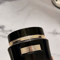 兰蔻黑金精华蜜被传柜上断货:1780元30ml、鉴赏会没给体验装——先分清谁的"断货",再决定冲不冲