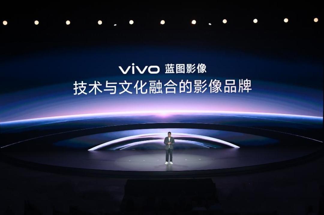 周杰伦不来,但「晴天四件套」全都在:vivo辟谣后48小时产品经理亮出底牌——杰迷9.21前先认清五类付费