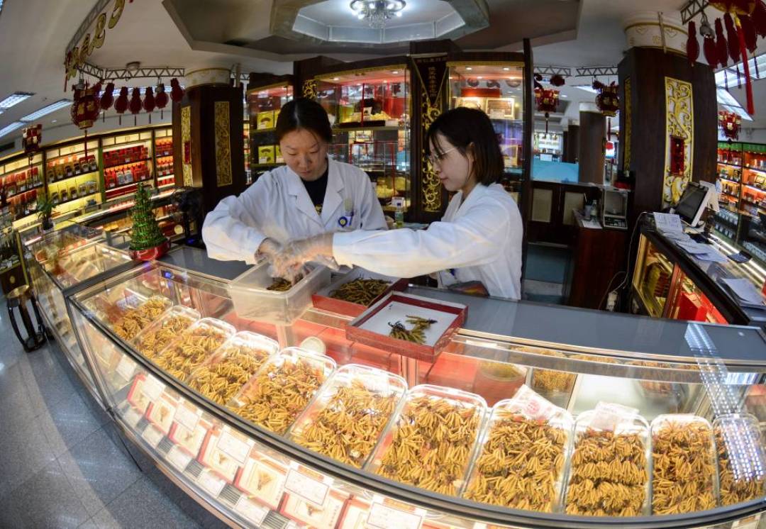 白家到底是不是同仁堂?《大宅门》吵了25年,乐家书里能核对出来的就这几处
