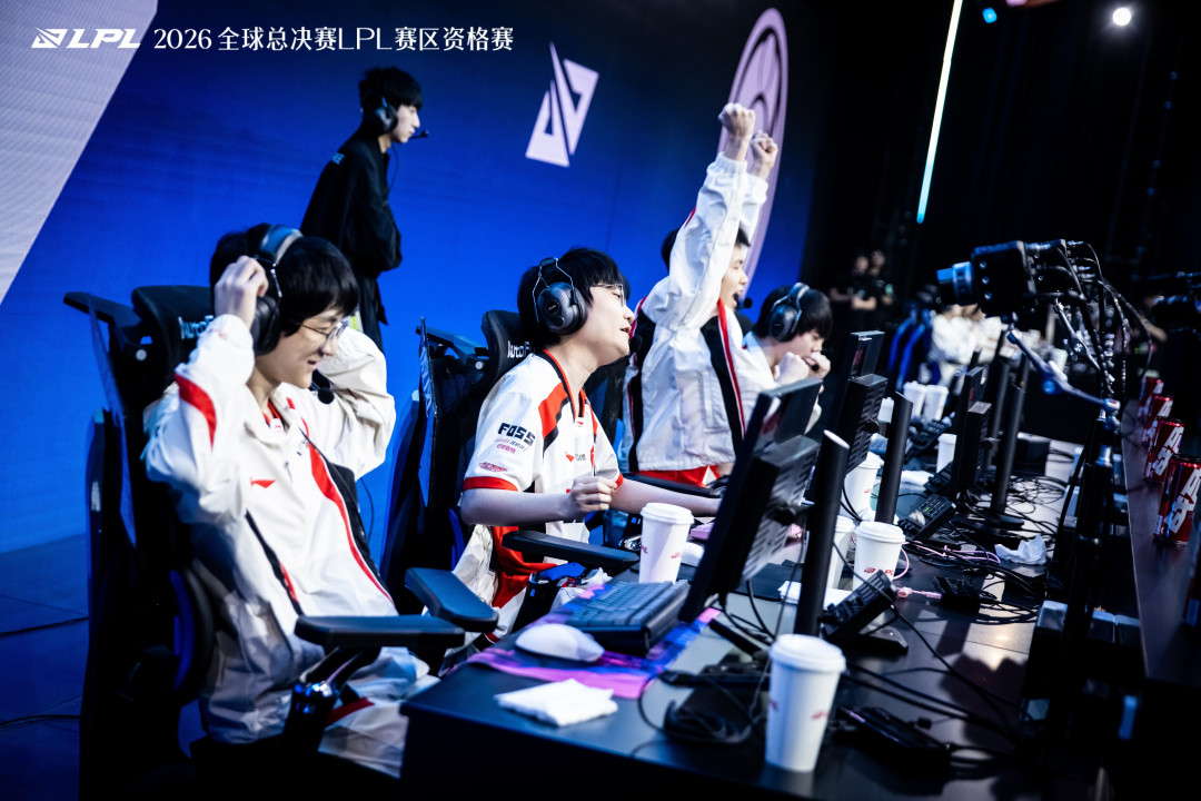 EWC三比零与LCK长赛制一胜五负的两本账：DK粉丝进S16前，先把