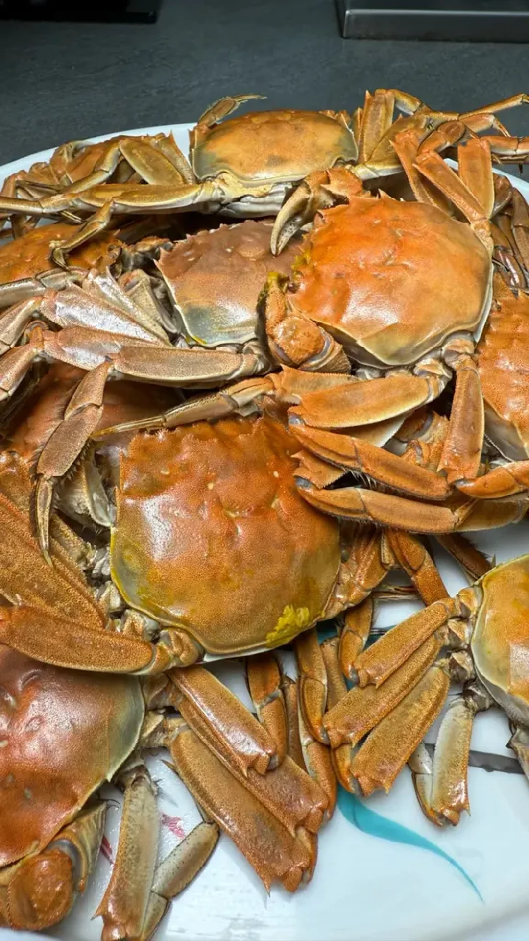 第一箱脆柿就涩口?柿子的脆分两种户口:中秋桌买对那种,买错了温水还能救