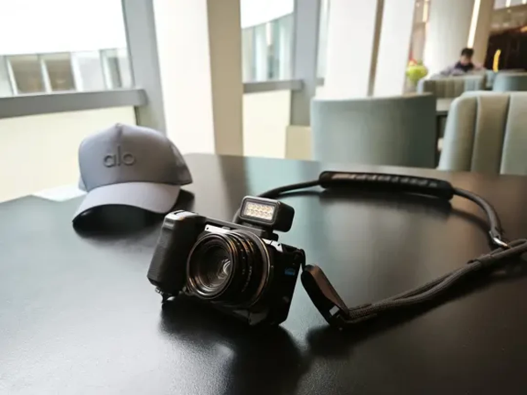 GoPro正式进M4/3阵营、大疆成同营成员:开章给的名分,公告没写的三件事决定你抽屉里的M43镜头能不能用