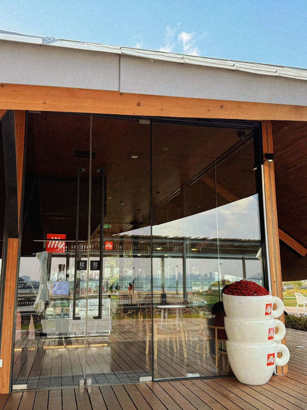 illy实体店悄悄开遍全国了?喝了十年红罐才撞见门店——哪种值得专程去、哪种要降低预期