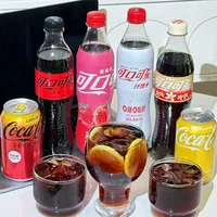 香草可乐成了“白砂糖漏洞”：拼团一瓶1块7，但下单前，先把55克糖、樟脑丸争议和35块墨西哥版这四笔账对完