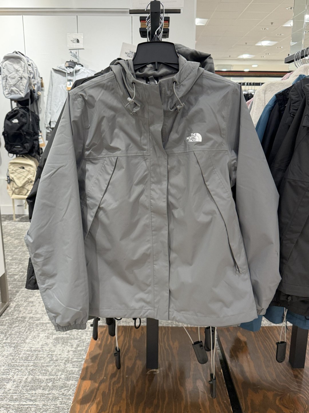 三合一1500、单冲1298、直播内胆900、“美版4XX”:入秋买北面冲锋衣,先想清楚买“成品”还是“自己配”