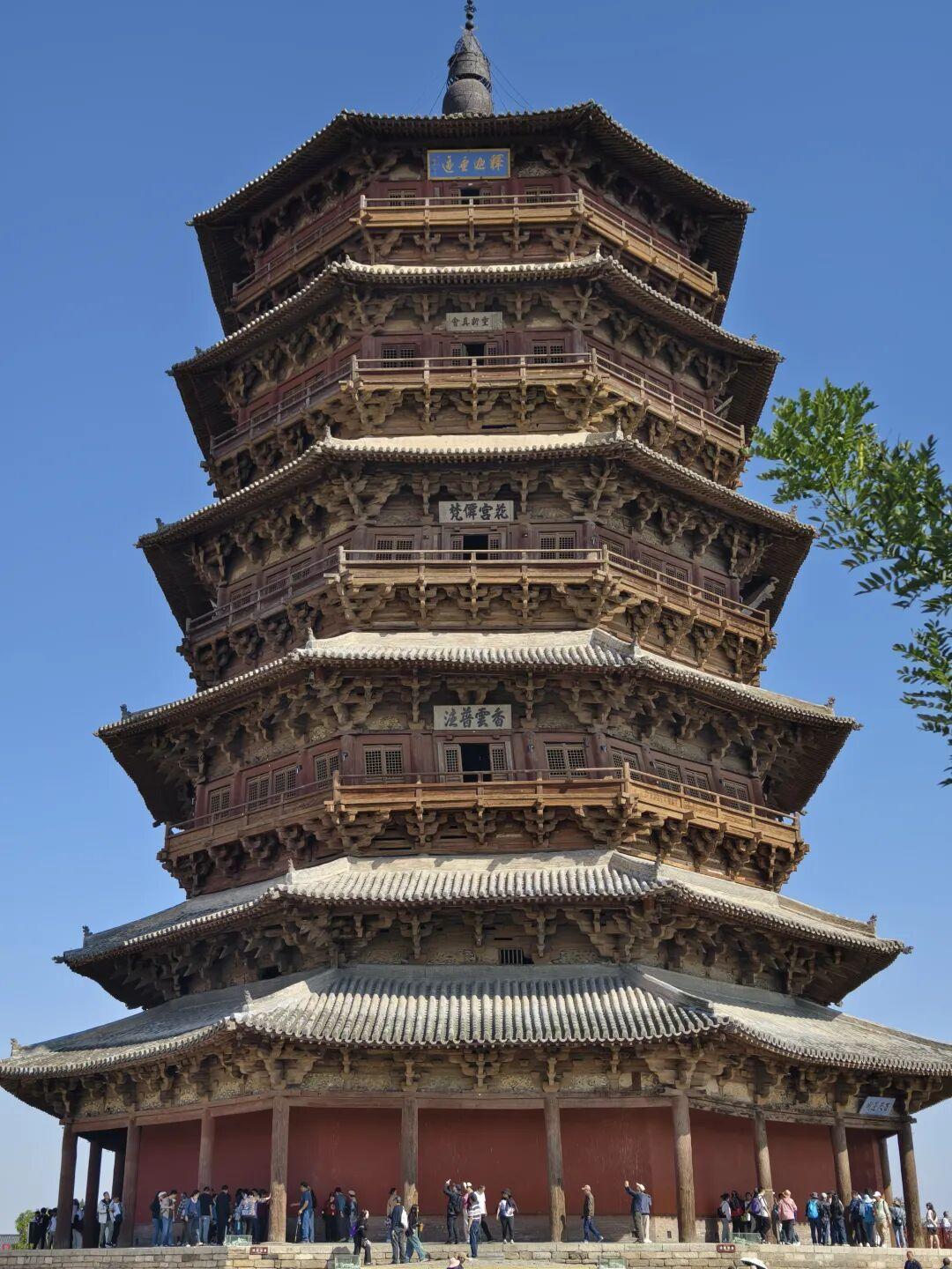歪了快90年也塌不了,修不修却吵了24年:入秋去山西,先看懂应县木塔这一座