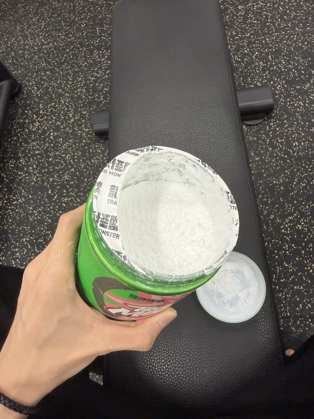 肌酸的风刮了半年,终于有答案了:61项研究告诉你谁该吃、谁别买、什么纯亏钱