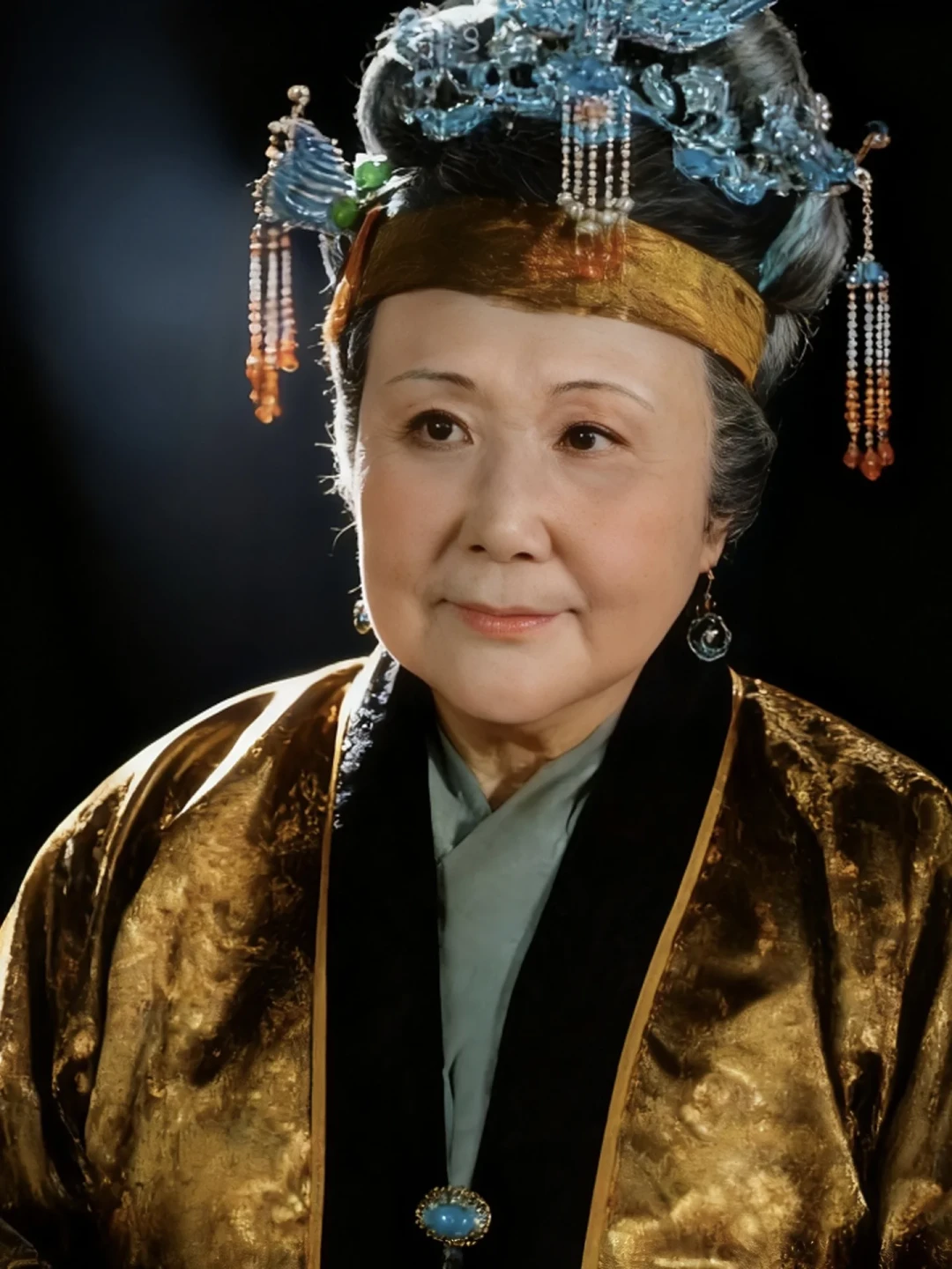 今天刷屏的「贾母写作模版」:对完第五十四回全文,她骂的不是爱情,是套路——当夜她自己点了《寻梦》