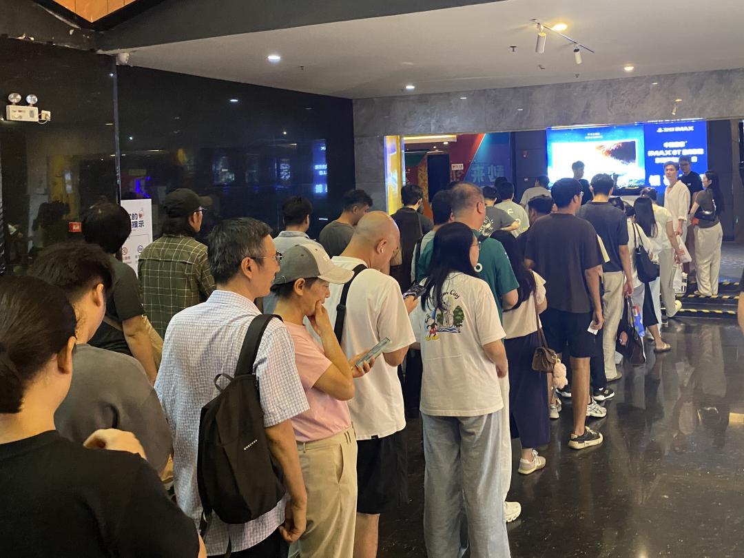先4部、后8部,预售24号才开:国庆档的钱怎么花,先把这三组数放回各自的账本