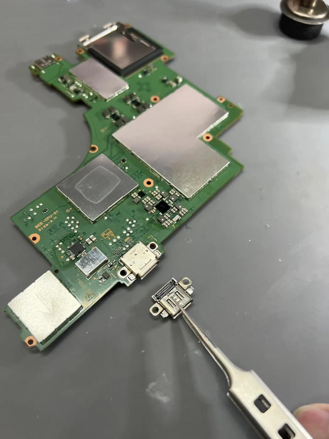 首发批Switch 2刚过保就赶上