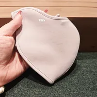 蕉下秋冬连“眼镜起雾”都做进生意了：五个保暖口罩型号齐发，34.9元到84元，冲“分舱防雾”前先看老用户的起雾实录
