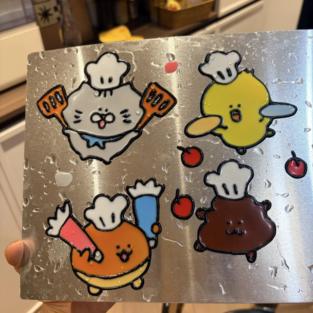 又火回来的烤胶画,比拼豆还难上手:进店5块、在家自配,先算清勾线、烤制和分烤箱这三笔账