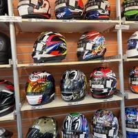 「买到假Arai的概率≈0」：翻完得物、闲鱼、抖店的15笔挂单和评论区，打折Arai真正的雷是这四种"接近真"