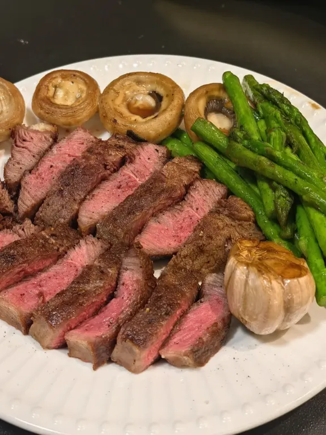 「把牛肉当饭吃」的楼主改吃牛肉饼:零售逼近40元一斤,这份肉食派作业明显变贵——抄之前先拆成能抄、观望、别抄