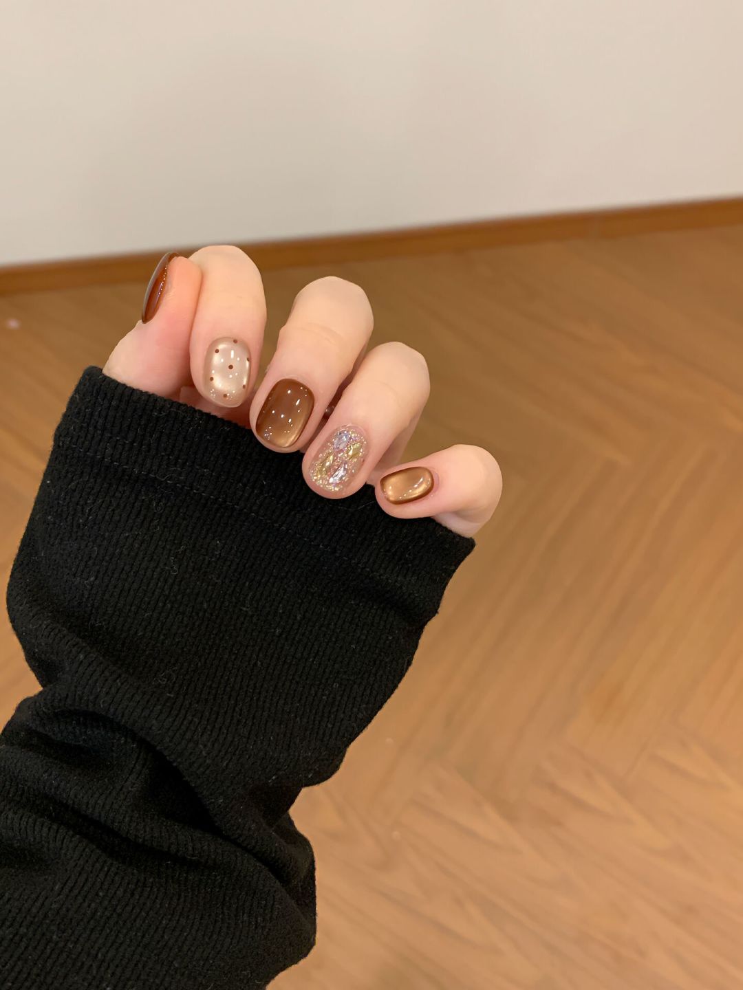 秋天的第一个美甲,复刻别赌图:扒完30多条翻车帖的几百条评论,还原率在存图那一步就定了
