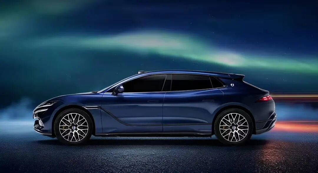 腾势Z9GT 8月销量跌35%、“旅行车冠军”也被夺：买不买，先看懂这三块“冠军”榜单