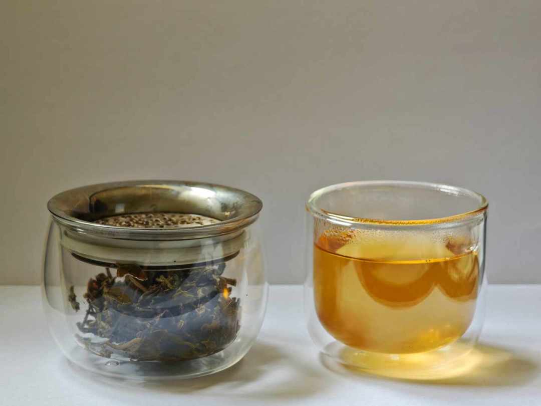 戒咖啡的尽头真是工位保温杯?先算下关的三笔账:一杯1块3、一包喝两周,哪三笔钱别花