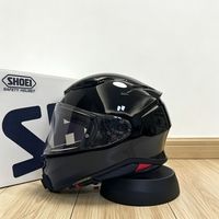 Alex Márquez的“战损盔”刷屏：摔过一次的SHOEI，先看三层再算三本账，决定留还是换