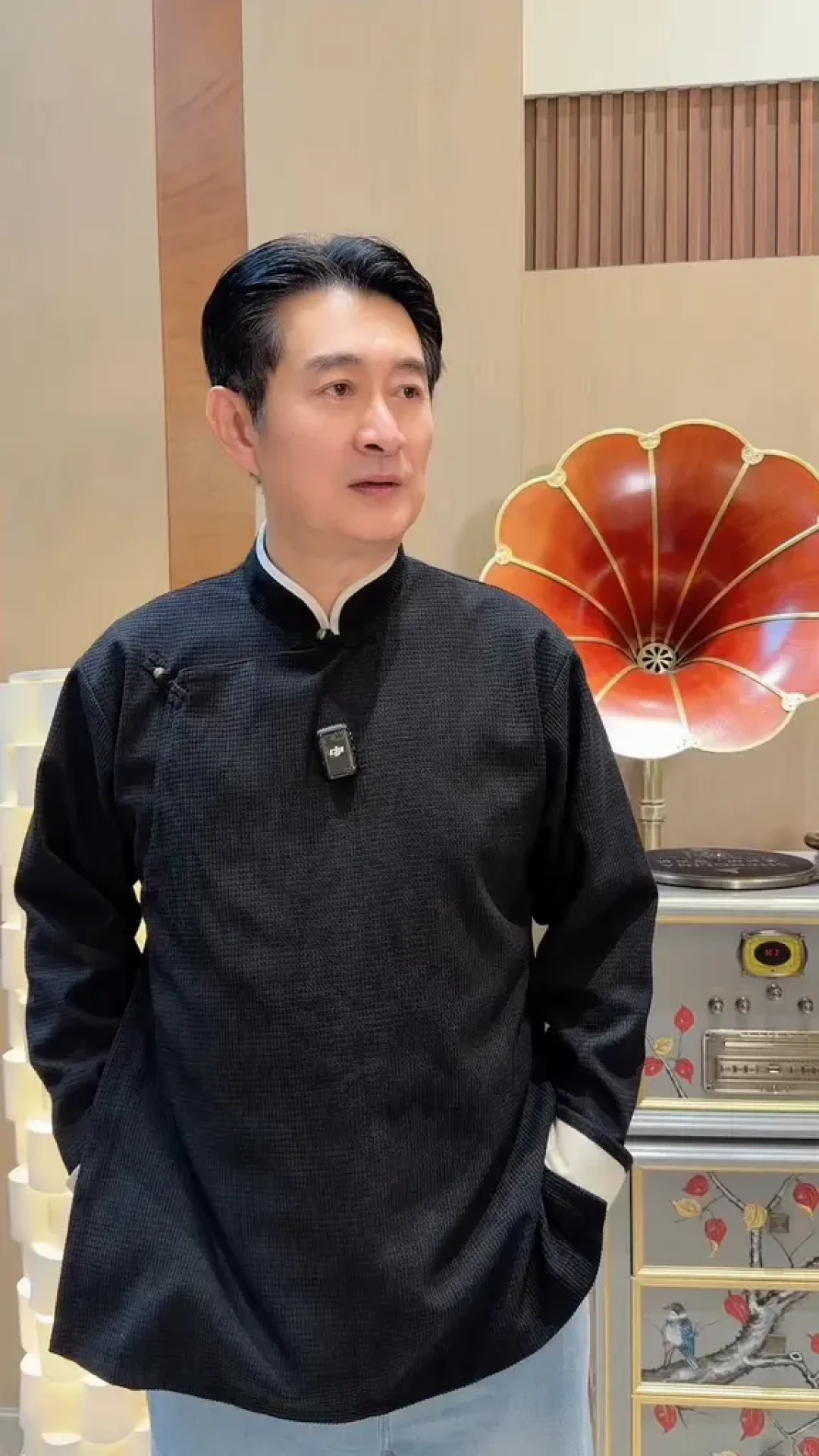 舍得净利跌67%,沱牌开始「卖醉」:从Meco联名到冰饮嘉年华,谁在给T68加冰,谁根本不买账?