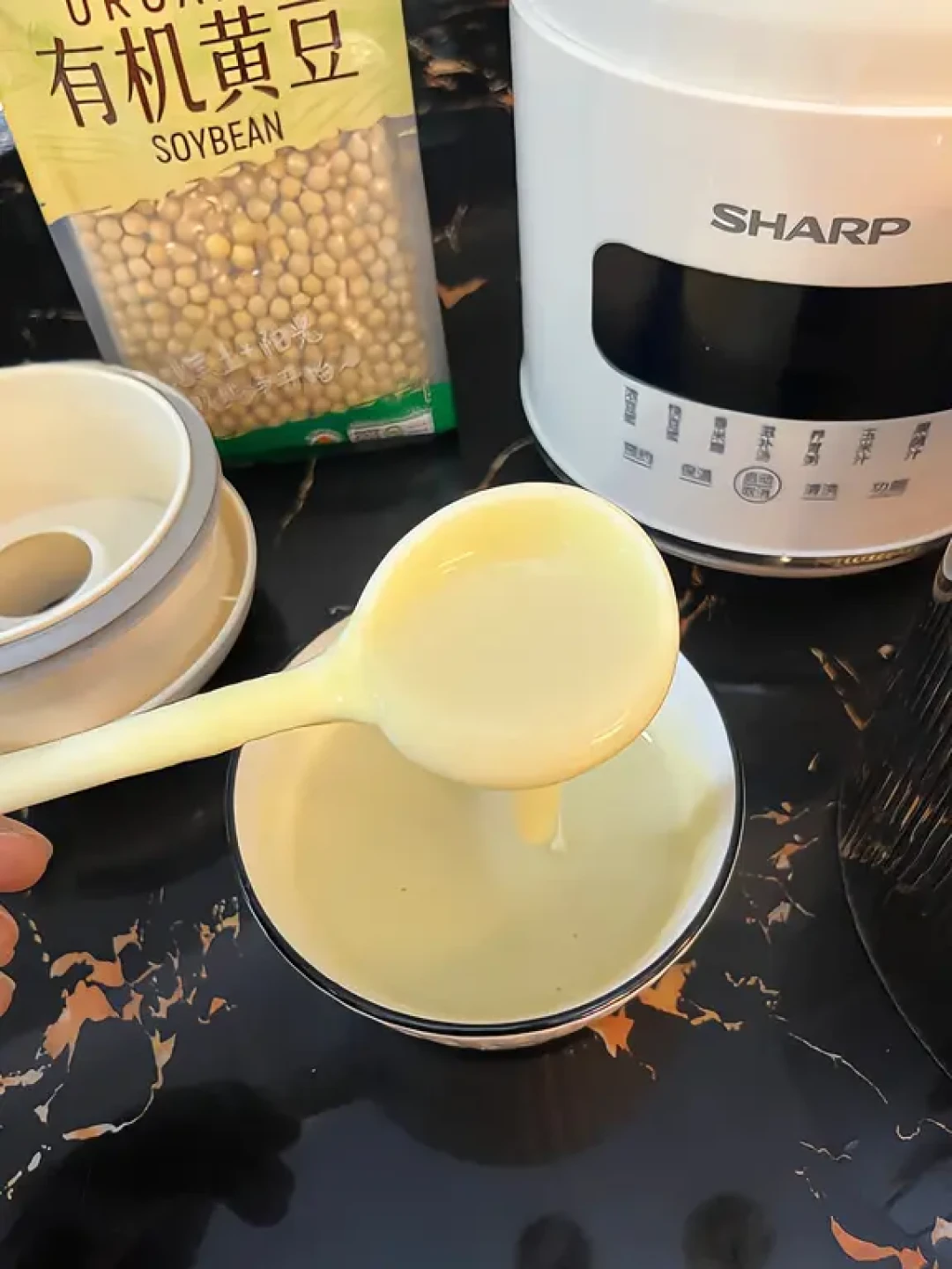 被小红书推上风的夏普小蜜蜂破壁机:先拆穿广,再拆188到300+的差价