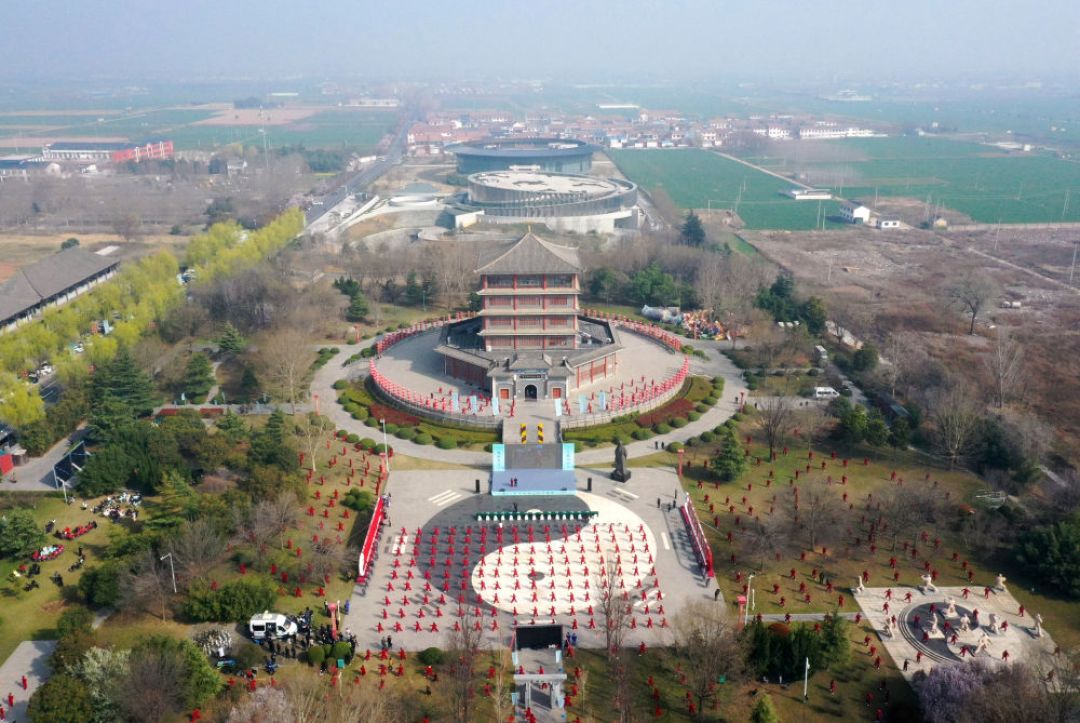 李连杰就来邯郸这两天:开幕式、免门票、免公交,追不追周末,先把这5本账摆清