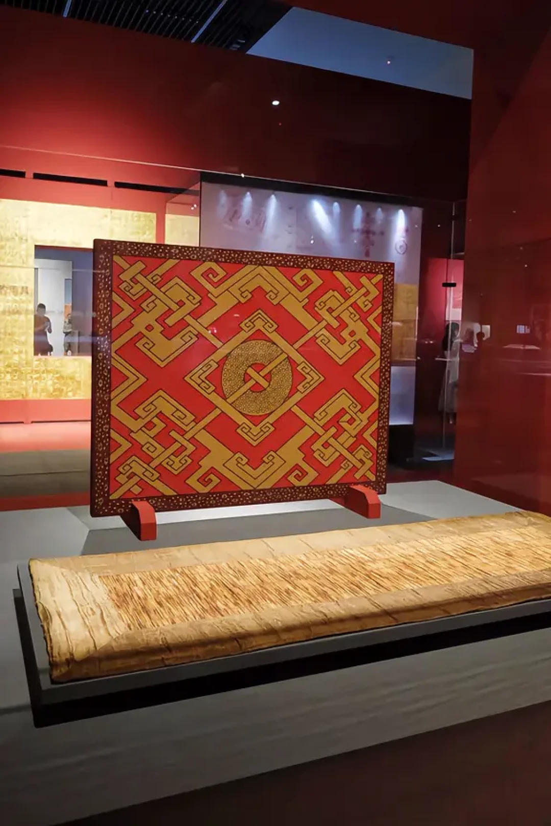 马王堆「千金之家」最后20天:帛画还是真迹,但已经不是辛追那幅——买2赠1的截止日、复制品的账、一天怎么排,我一次算平