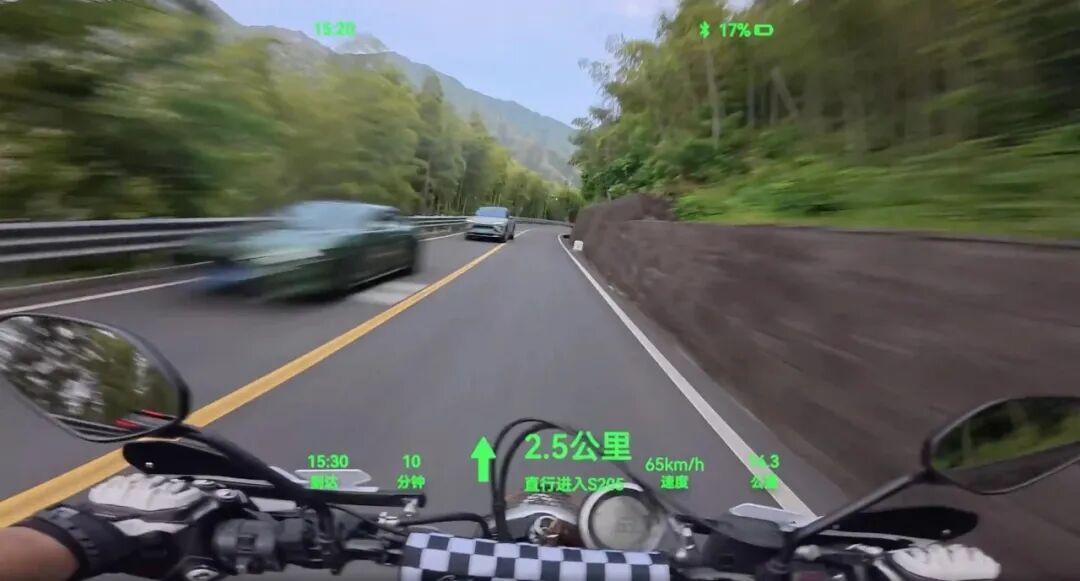 乐奇眼镜开始「控车」了:三条官方路线开通,哪些车主真能用上