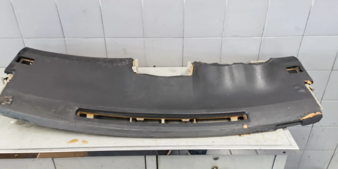 老K3的仪表台化成了“黑鞋油”：9·17新增“越擦越花”帖——擦、洗、覆皮三条路之前，先把这笔粘漆账对完