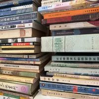 门店撤书、回收价骤跌、111本卖261元：多抓鱼「去书化」的这半个月，先把自家书架的四本账算清