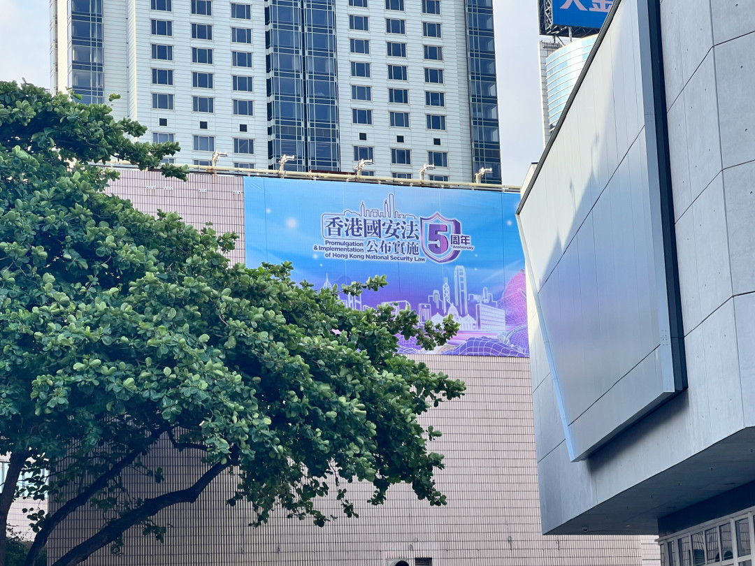 《挖掘者》官方艺术海报今晚首曝:伊森·亨特的
