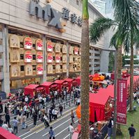 米其林美食节只开中秋三晚，国庆同一条街就换东家：2026深圳米其林指南美食节今天刚官宣——对完首版广深合榜176家、12家现场阵容和去年十几条排队实录，谁去、几点去、值不值，说清了