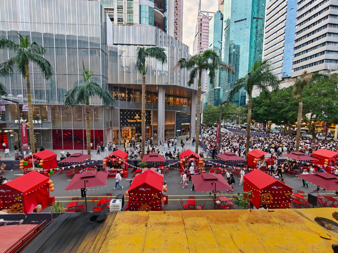 米其林美食节只开中秋三晚，国庆同一条街就换东家：2026深圳米其林指南美食节今天刚官宣——对完首版广深合榜176家、12家现场阵容和去年十几条排队实录，谁去、几点去、值不值，说清了